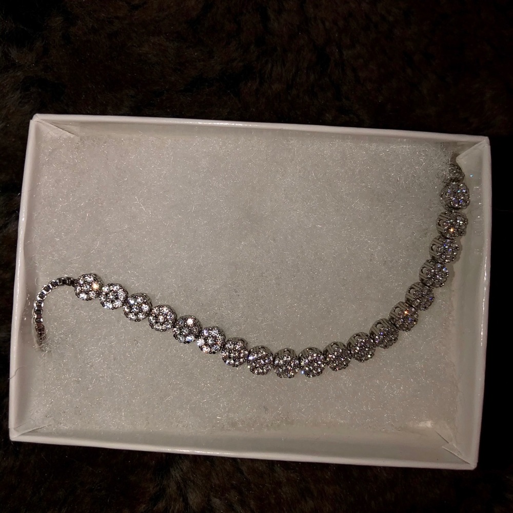 Sparkle circle bracelet